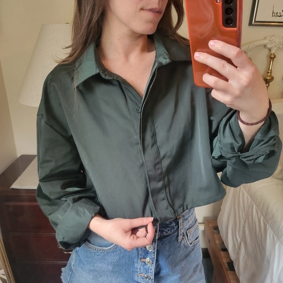 Forever 21 | faux satin long sleeve crop - Picture 4 of 5